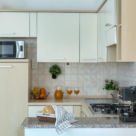 Izzhome Everyway Pula Bagian luar foto