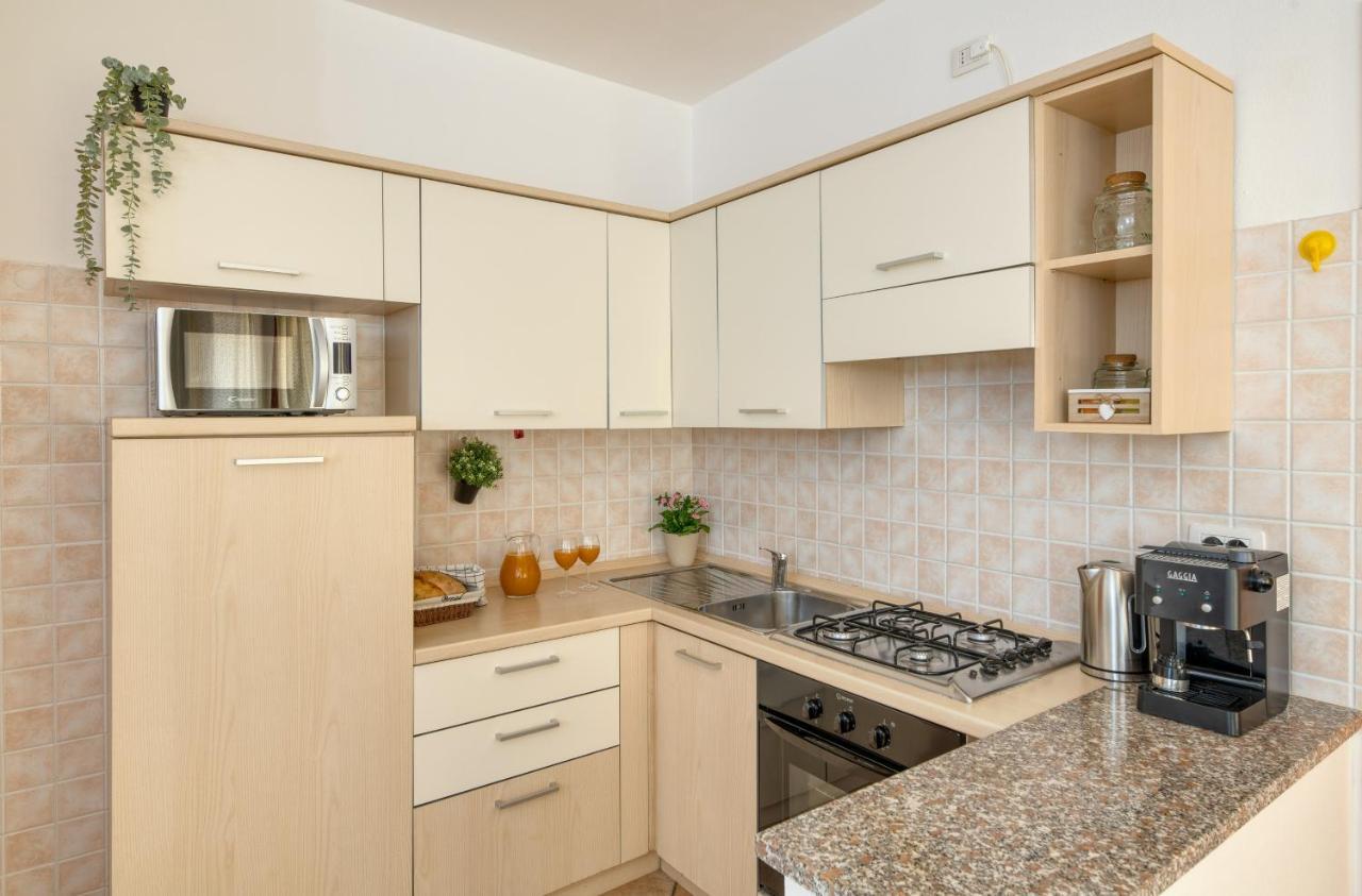 Izzhome Everyway Pula Bagian luar foto