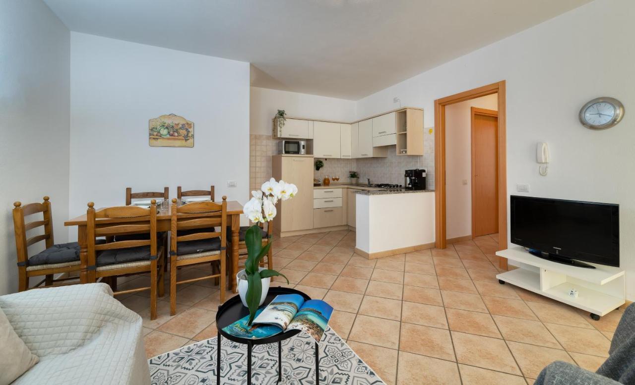 Izzhome Everyway Pula Bagian luar foto